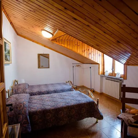 La Casa Del Mulino ベッド・アンド・ブレックファスト アジェーロラ